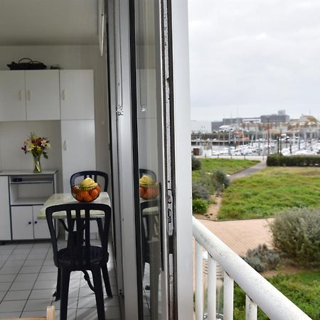 Appartement 1 Chambre, Avec Loggia Et Vue Sur Le Port Olona La Chaume Kültér fotó