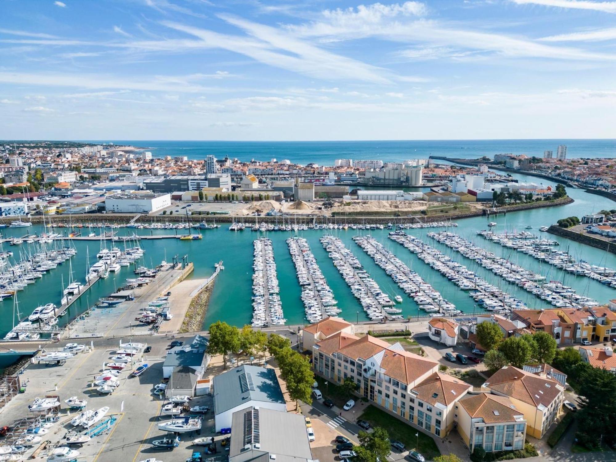 Appartement 1 Chambre, Avec Loggia Et Vue Sur Le Port Olona La Chaume Kültér fotó